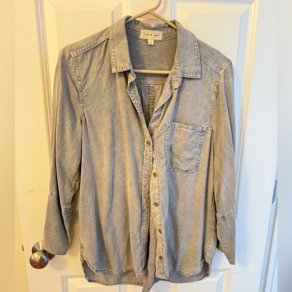 Cloth & Stone Button Down Blouse, Size Medium